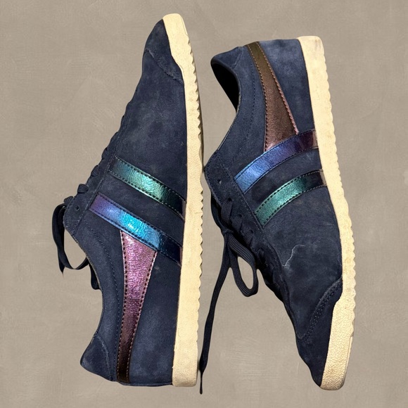 Gola Shoes - Gola Iridescent Stripe Sneakers – size 10 Streetwear Indie